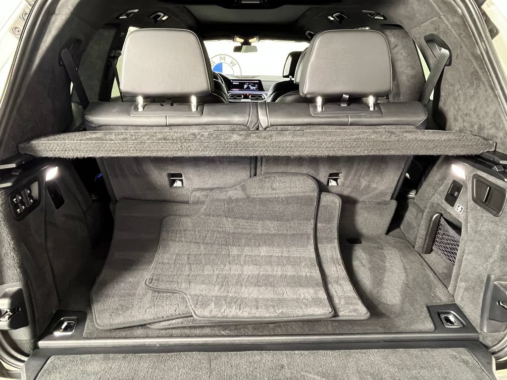 Used 2021 BMW X7 xDrive40i w/ M Sport Package AWD/4WD image 16
