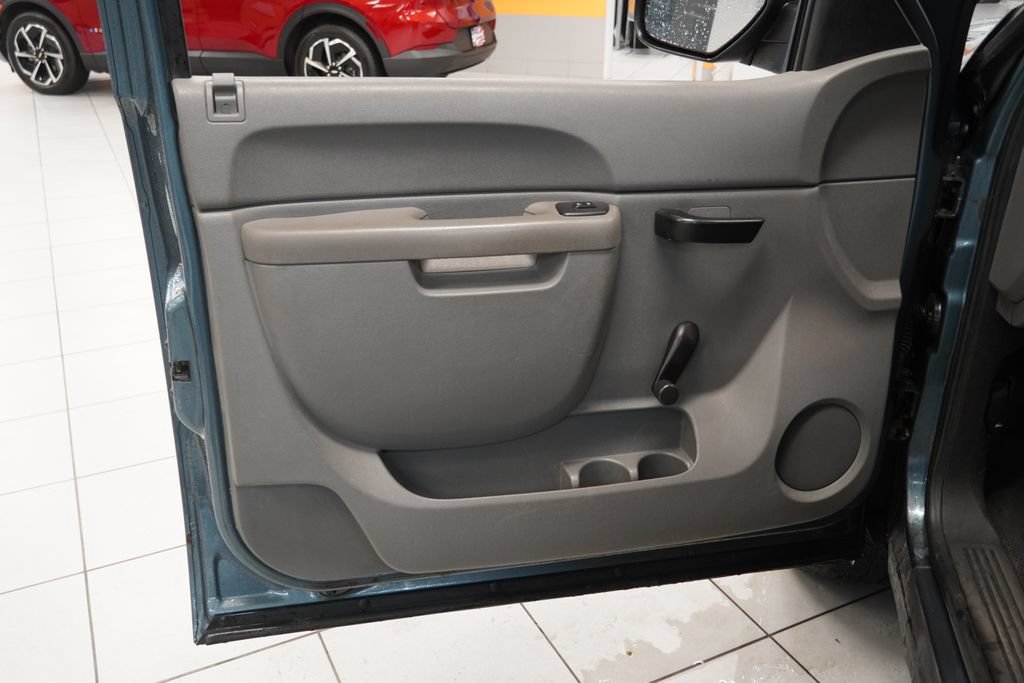 Used 2010 Chevrolet Silverado 1500 W/T AWD/4WD image 5
