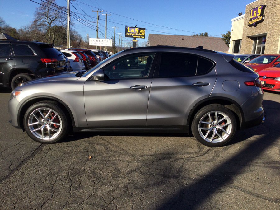 Used 2019 Alfa Romeo Stelvio Ti Sport w/ Quick Order Package 22S Sport image 8