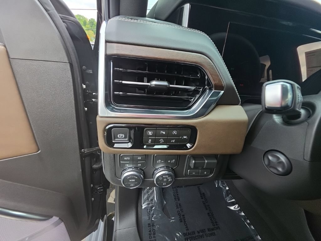 New 2026 GMC Yukon Denali Ultimate AWD/4WD image 25