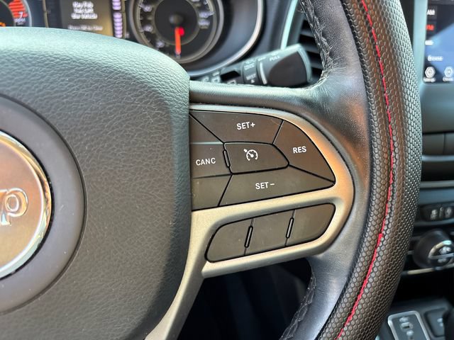 Used 2020 Jeep Cherokee Latitude Plus w/ Comfort/Convenience Group AWD/4WD image 19