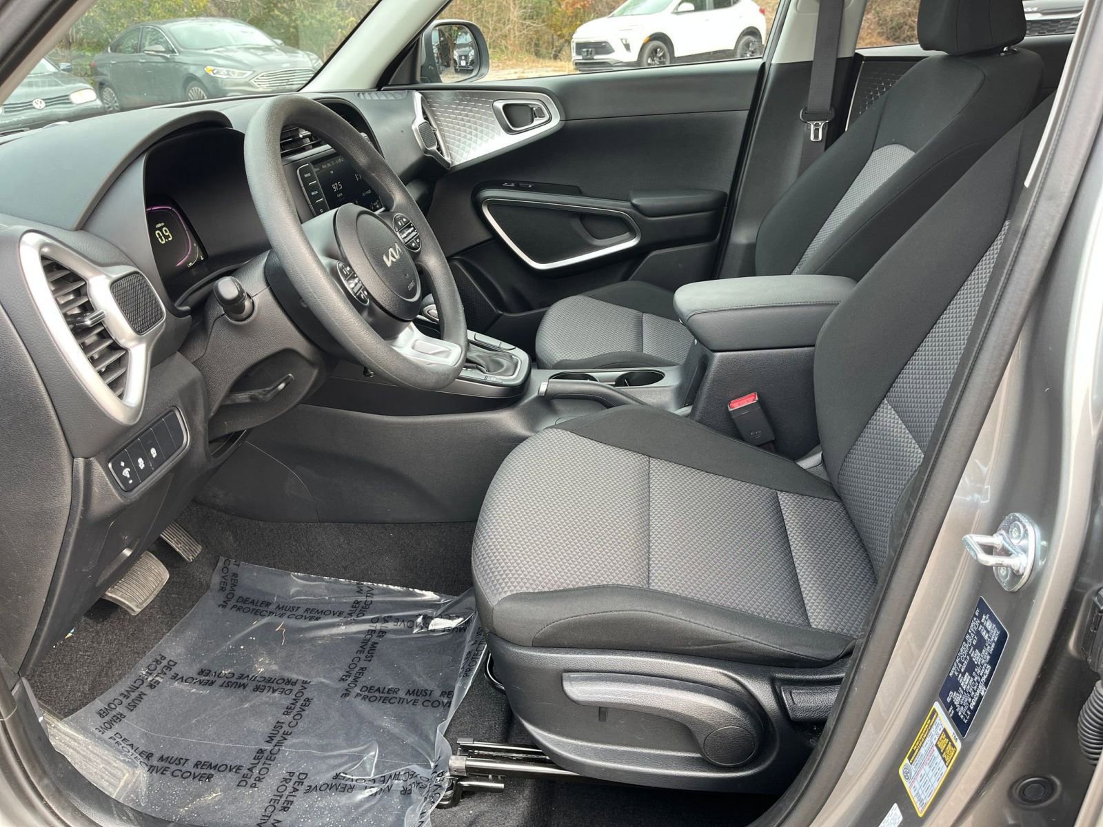 Used 2025 Kia Soul LX w/ LX Technology Package image 22