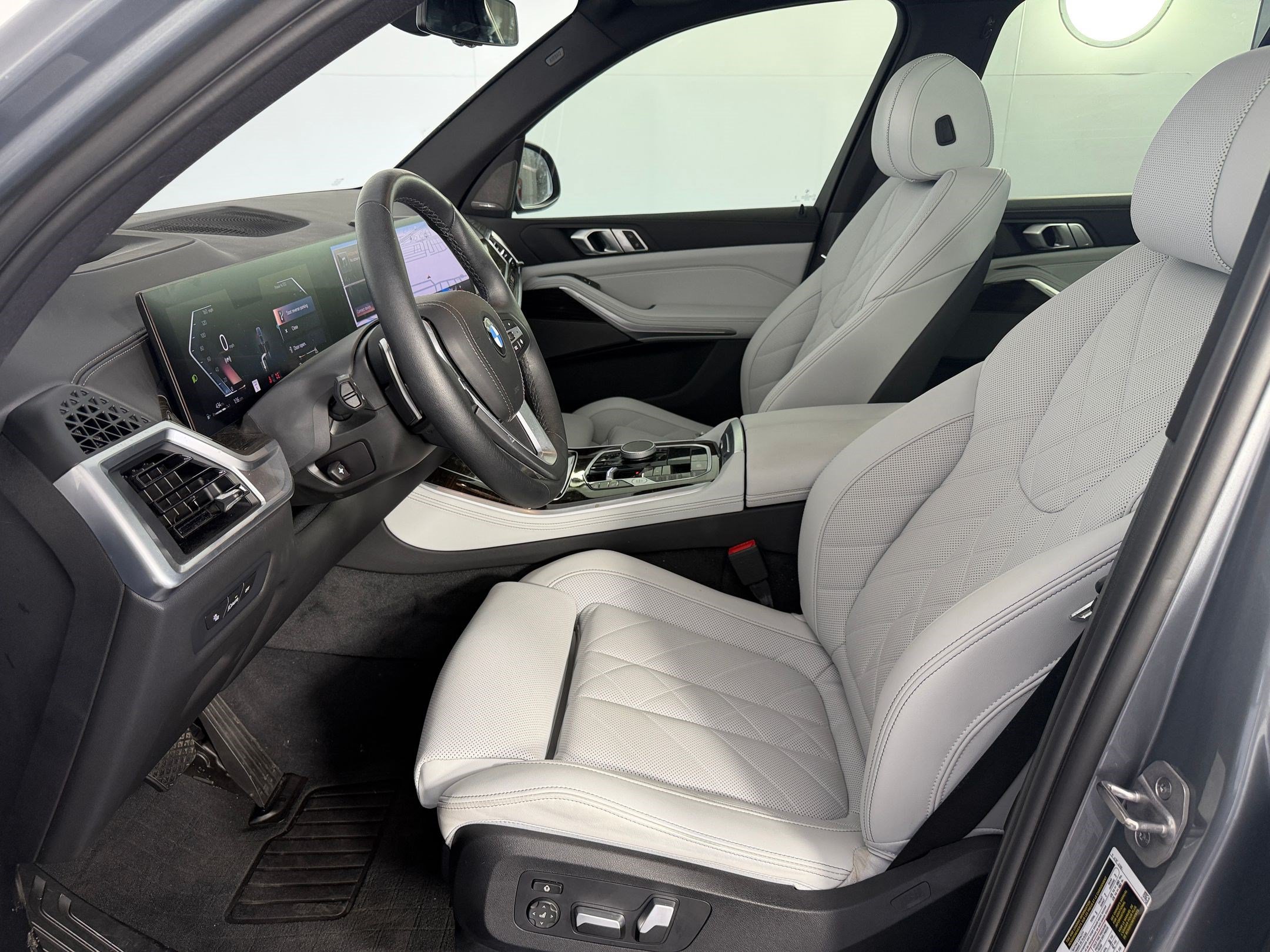 Used 2024 BMW X5 sDrive40i w/ Premium Package RWD image 5