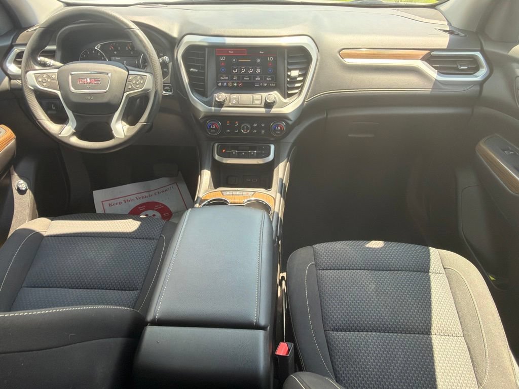 Used 2023 GMC Acadia SLE w/ Driver Convenience Package FWD image 9