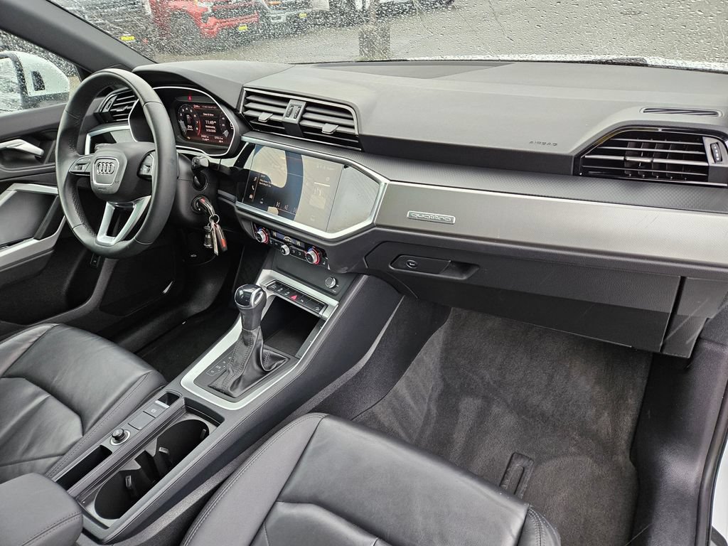 Used 2025 Audi Q3 2.0T Premium AWD/4WD image 12