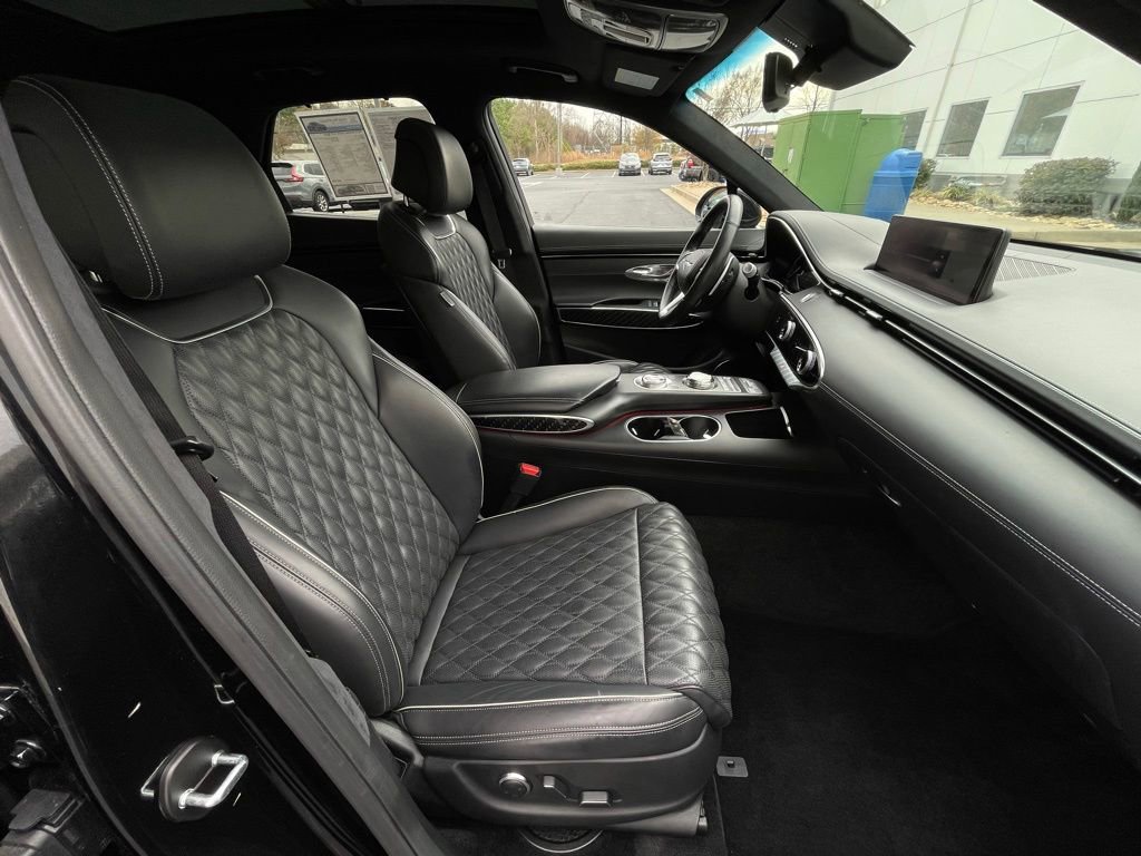 Used 2023 Genesis GV70 3.5T Sport w/ Sport Prestige Package image 33