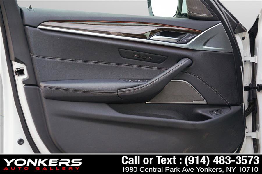 Used 2022 BMW 540i xDrive w/ M Sport Package image 41