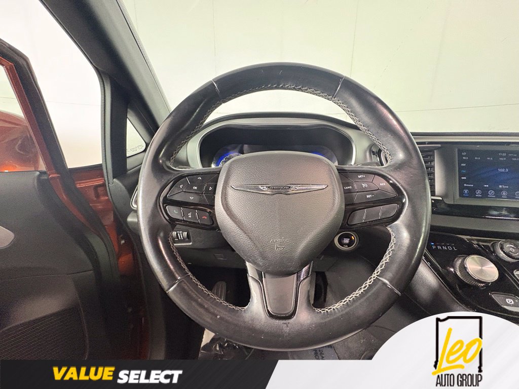 Used 2018 Chrysler Pacifica Touring Plus w/ S Appearance Package FWD image 13