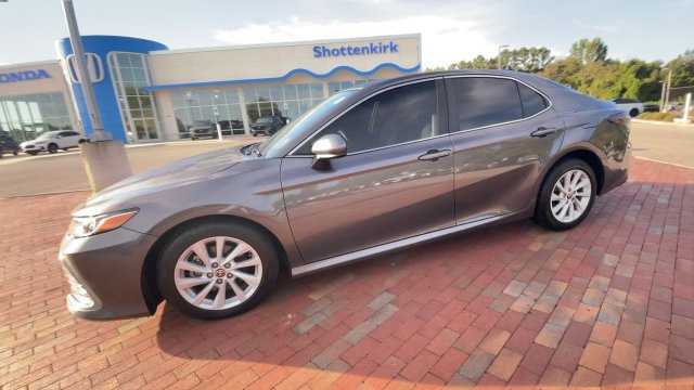 Used 2023 Toyota Camry LE FWD image 6