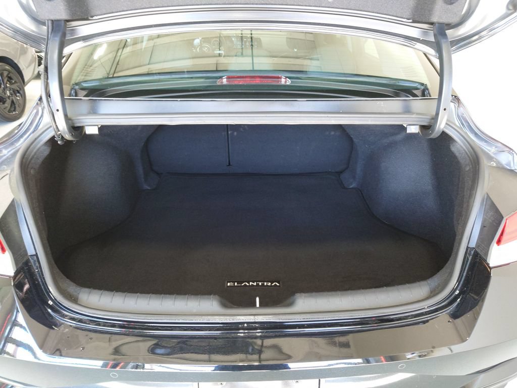 Certified 2023 Hyundai Elantra Limited FWD image 24