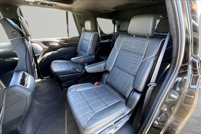 Used 2024 Cadillac Escalade Premium Luxury Platinum image 16