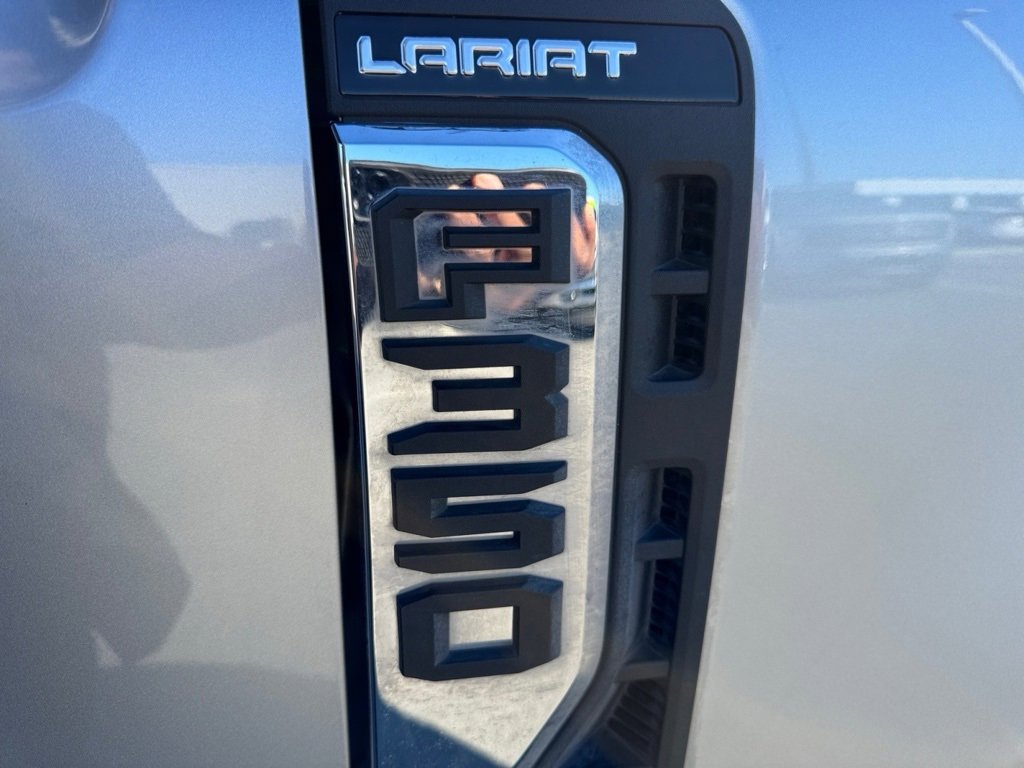 Used 2024 Ford F350 Lariat image 16