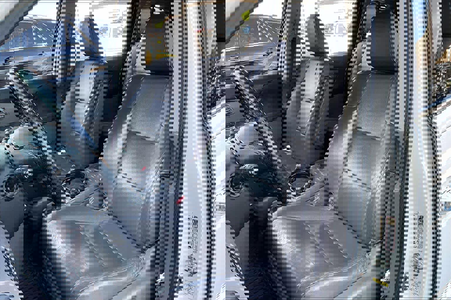 Used 2015 Honda Odyssey Touring Elite image 9