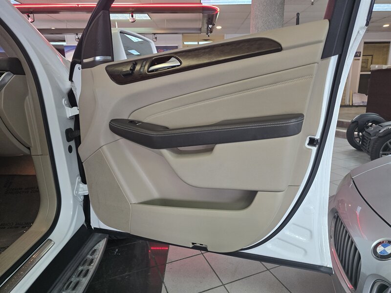 Used 2015 Mercedes-Benz ML 350 2WD w/ Premium 1 Package image 12