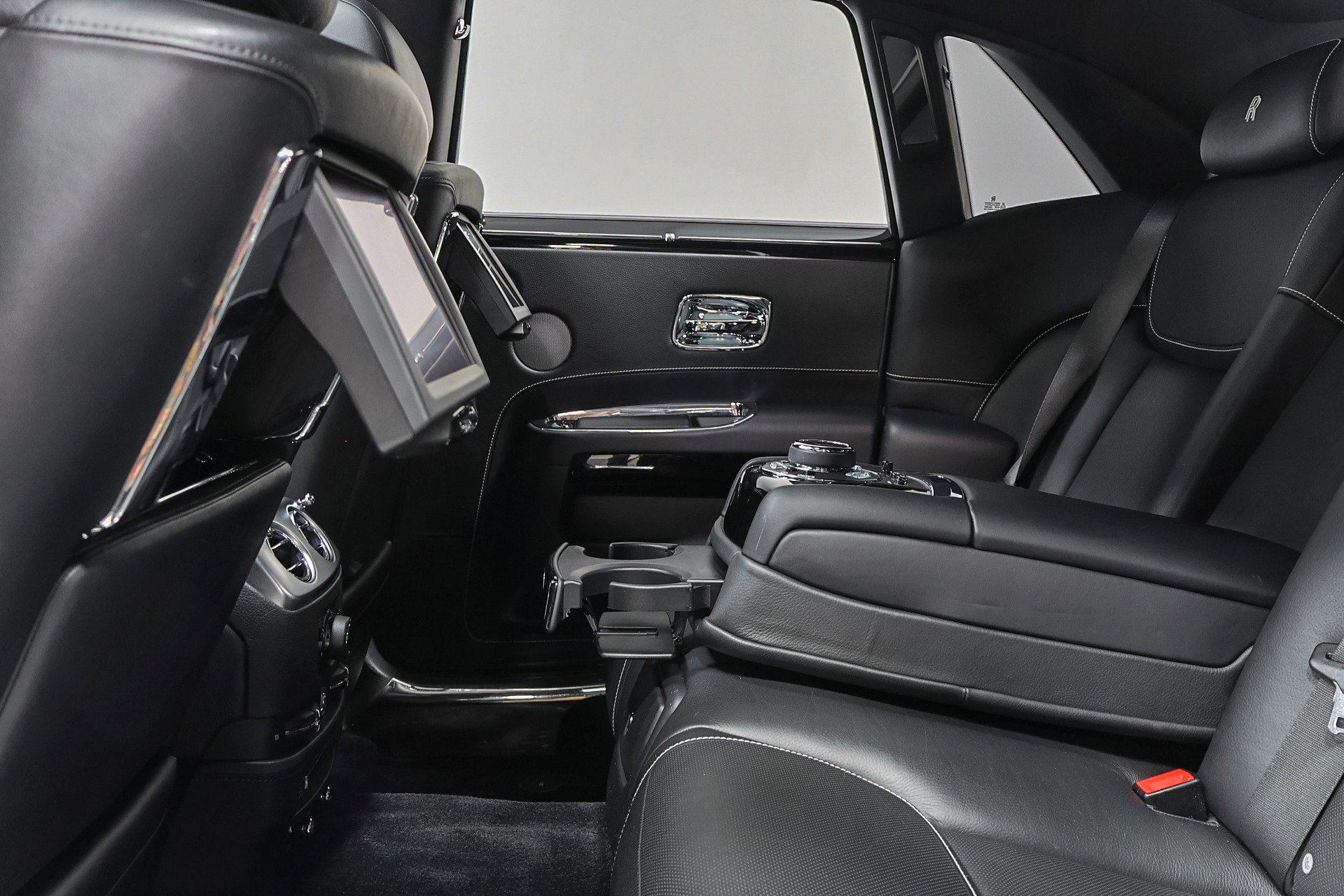 Used 2016 Rolls-Royce Ghost image 57