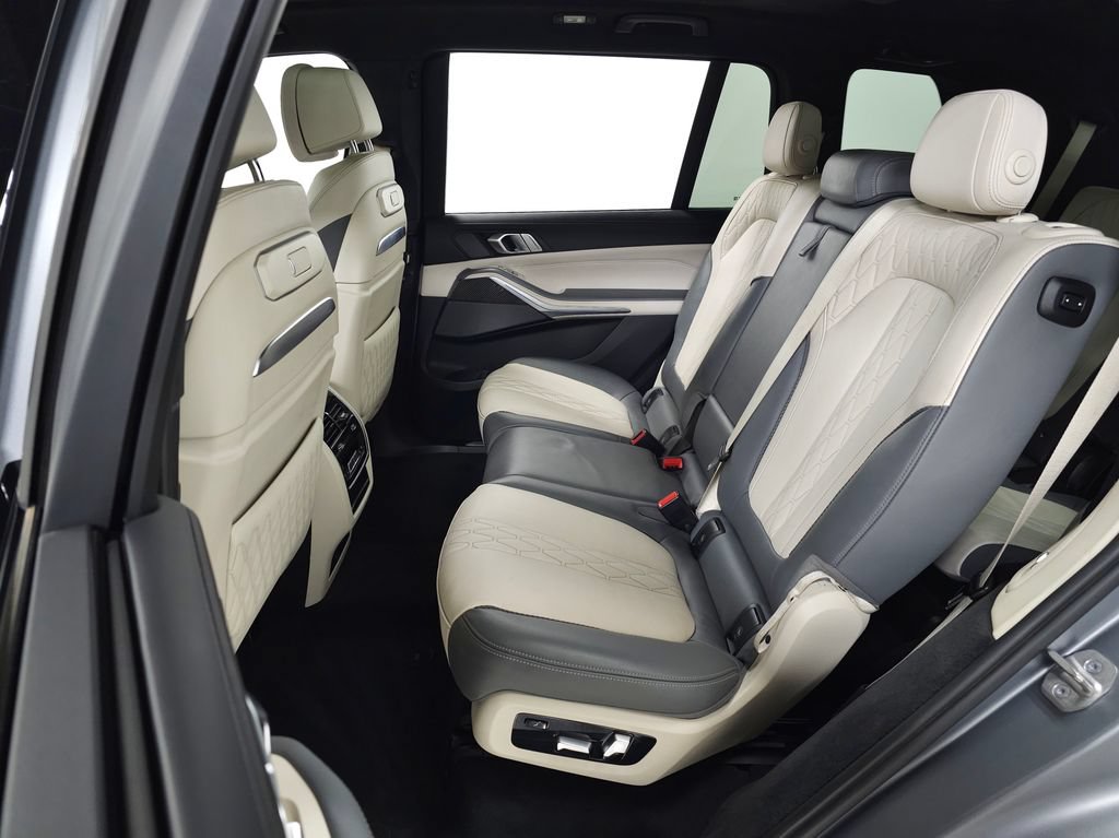 Used 2023 BMW X7 M60i w/ Executive Package AWD/4WD image 44