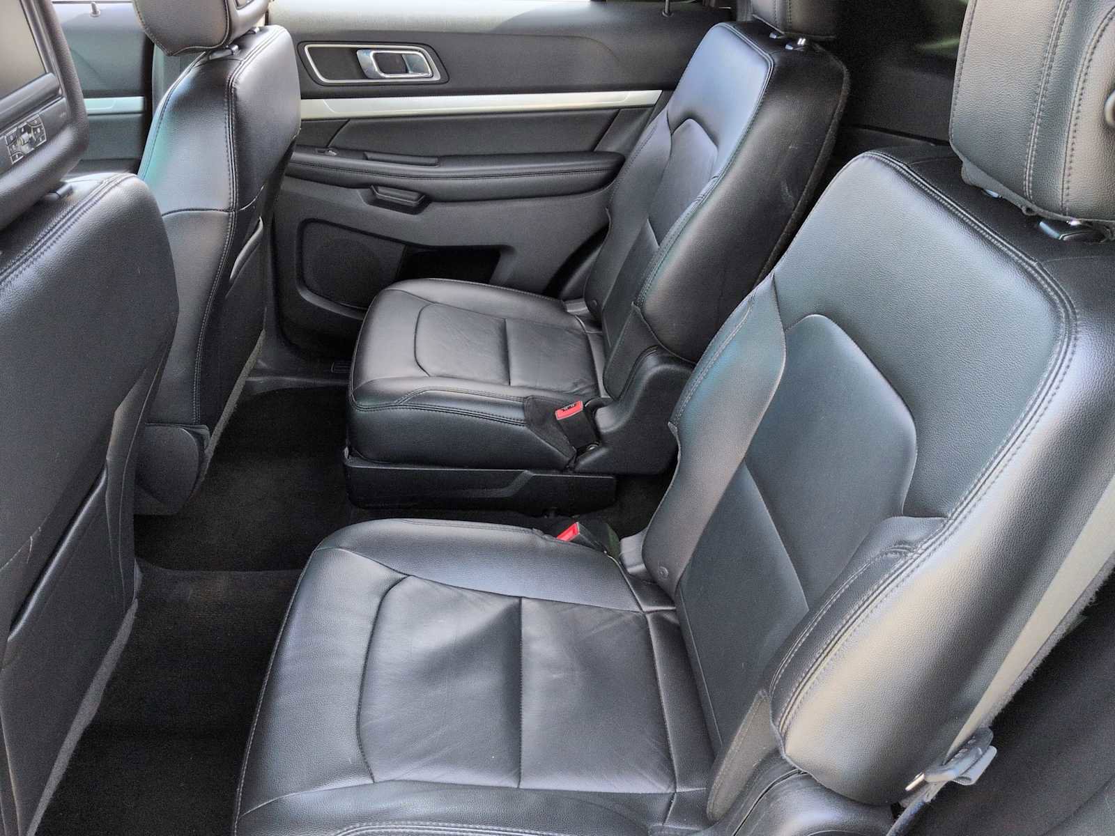 Used 2016 Ford Explorer XLT w/ Equipment Group 202A image 20