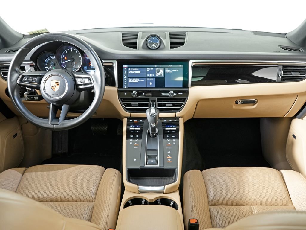 Certified 2024 Porsche Macan image 23