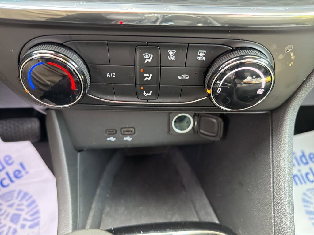 Used 2025 Buick Encore GX Preferred image 21