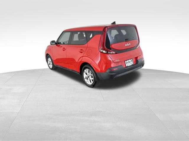 Certified 2022 Kia Soul LX w/ Technology Package FWD image 9