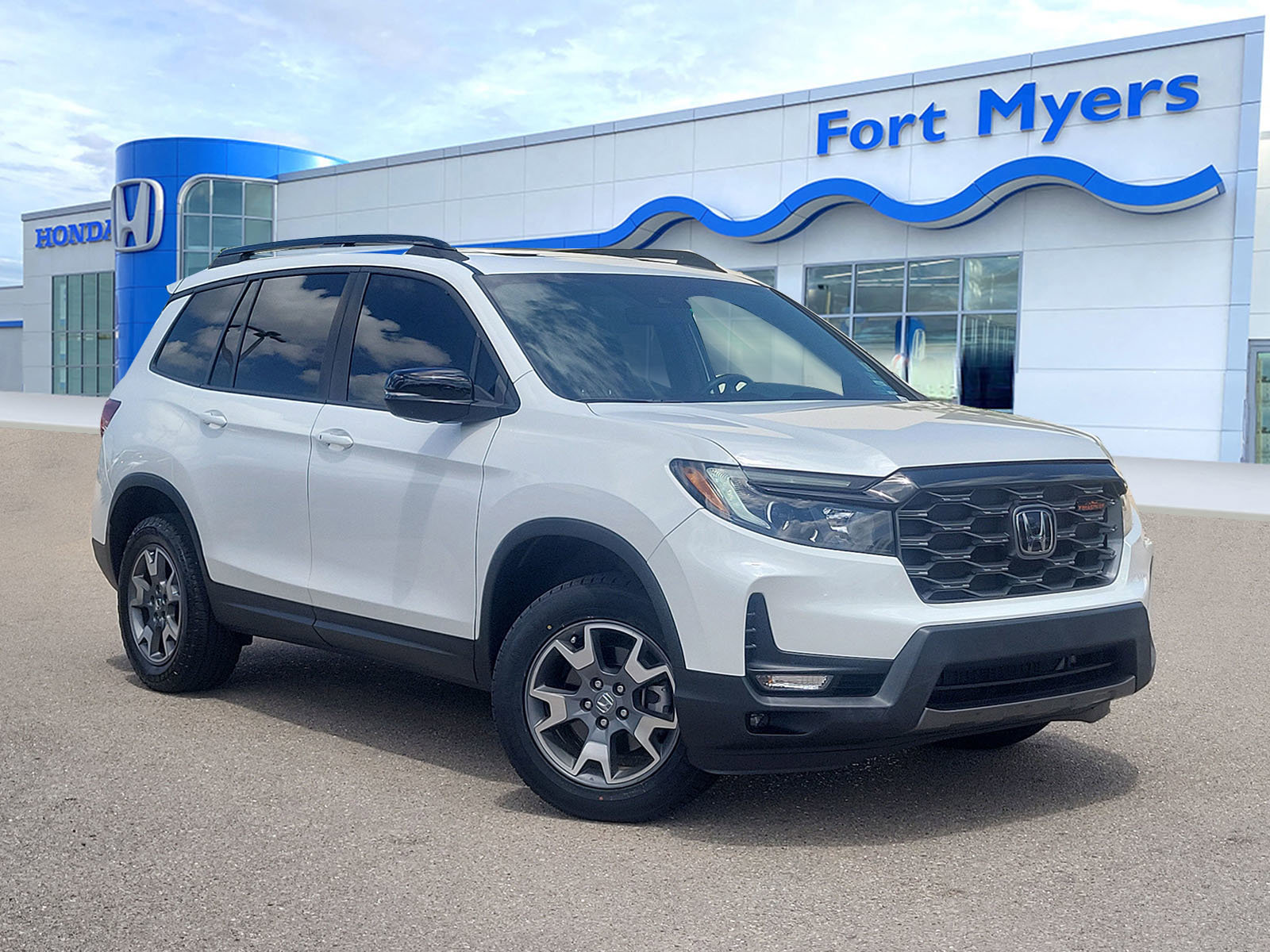 Used 2023 Honda Passport TrailSport image 1