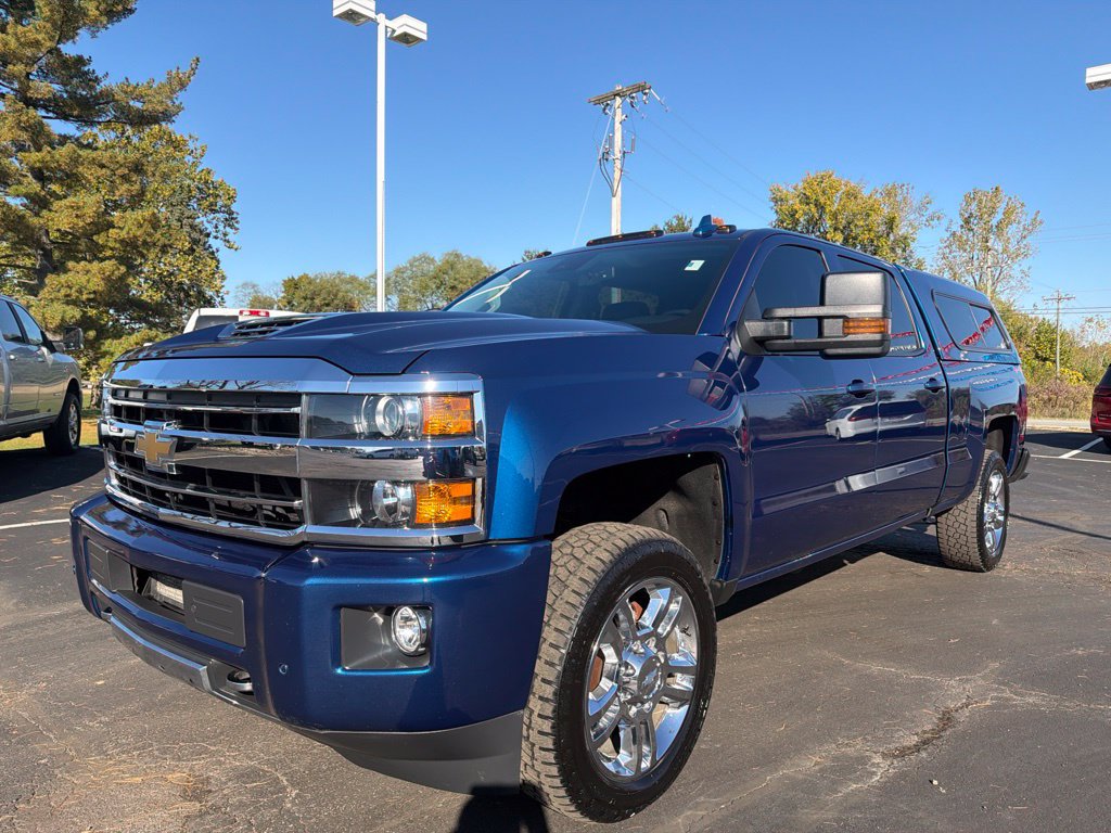 Used 2019 Chevrolet Silverado 2500 High Country w/ Duramax Plus Package AWD/4WD image 2