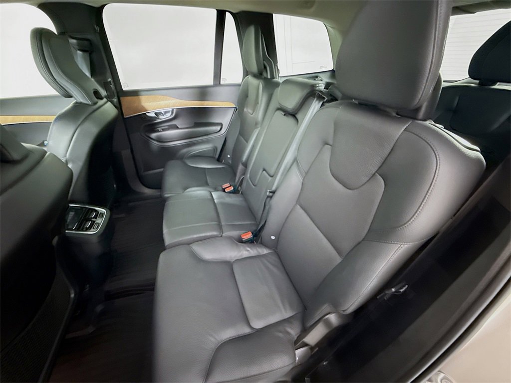 Used 2023 Volvo XC90 B5 Plus w/ Protection Package Premier image 24