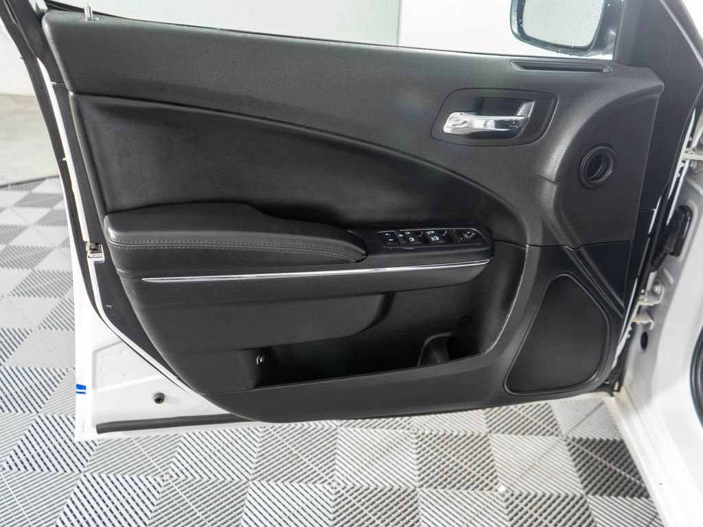 Used 2014 Dodge Charger SE RWD image 20