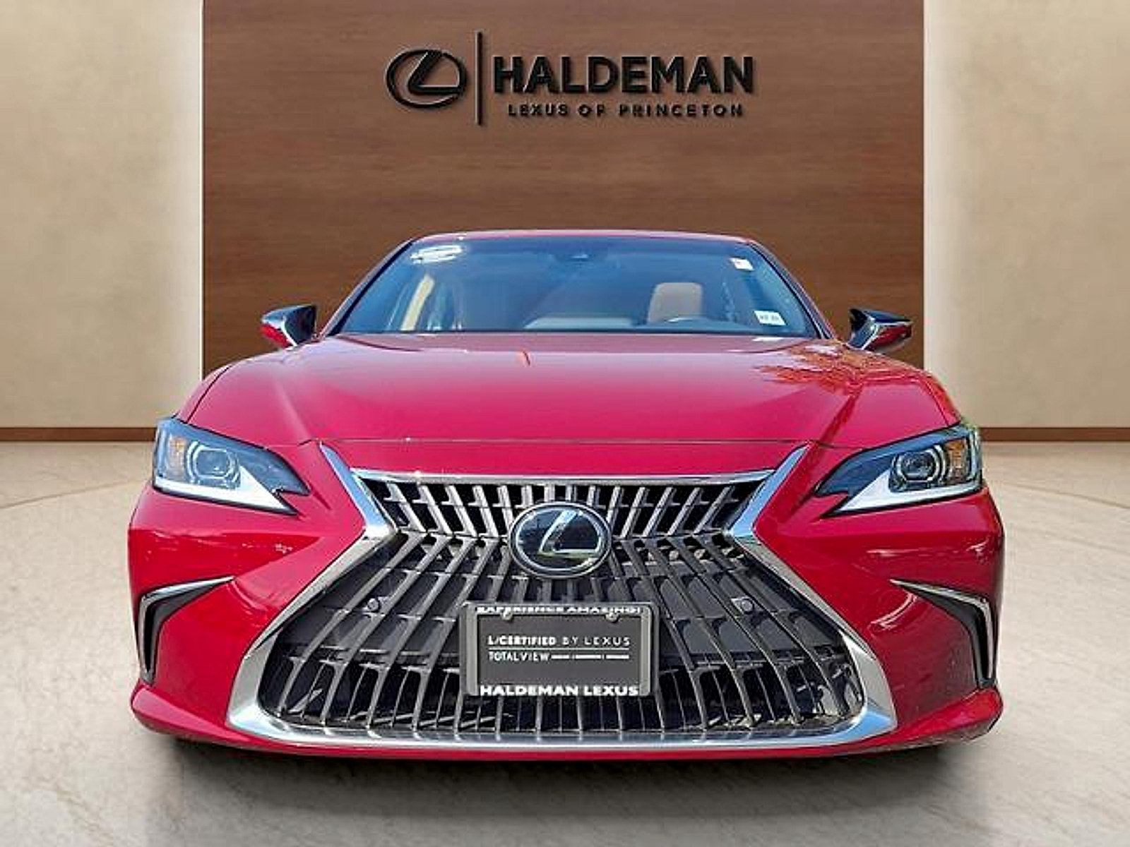 Used 2024 Lexus ES 350 w/ Premium Package FWD image 2
