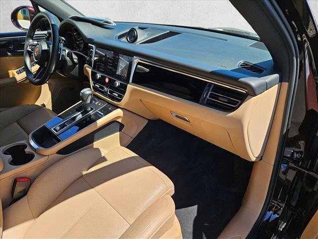 Used 2024 Porsche Macan AWD/4WD image 22
