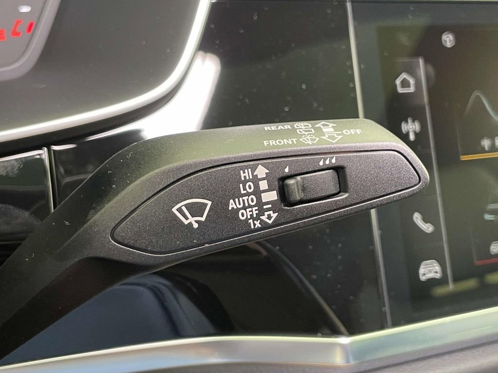 New 2025 Audi Q3 2.0T Premium image 40