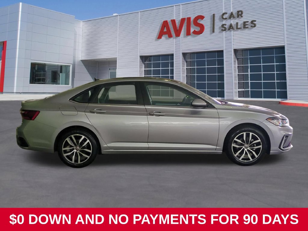 Used 2025 Volkswagen Jetta SE FWD image 5