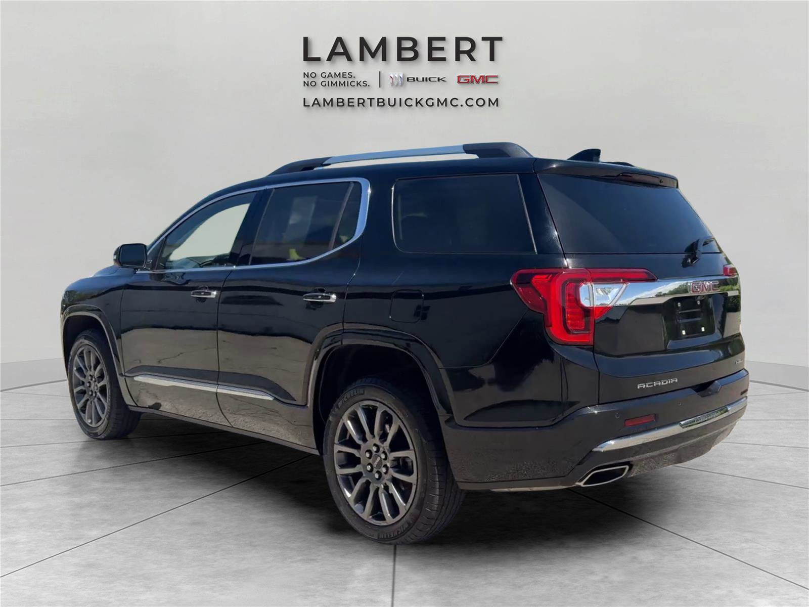 Used 2023 GMC Acadia Denali w/ Black Diamond Edition AWD/4WD image 3
