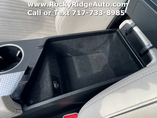 Used 2023 Genesis G70 3.3T w/ Sport Advanced Package image 17