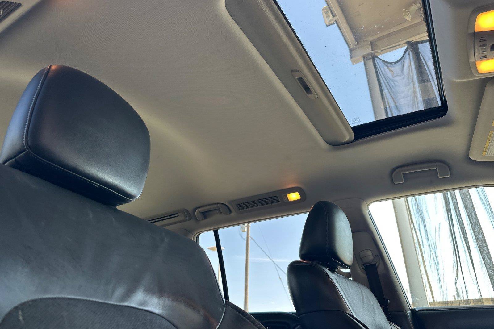 Used 2018 INFINITI QX80 4WD w/ Driver Assistance Package image 18