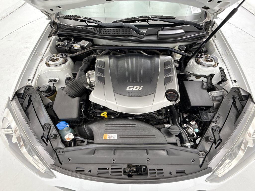 Used 2016 Hyundai Genesis Coupe 3.8 RWD image 25