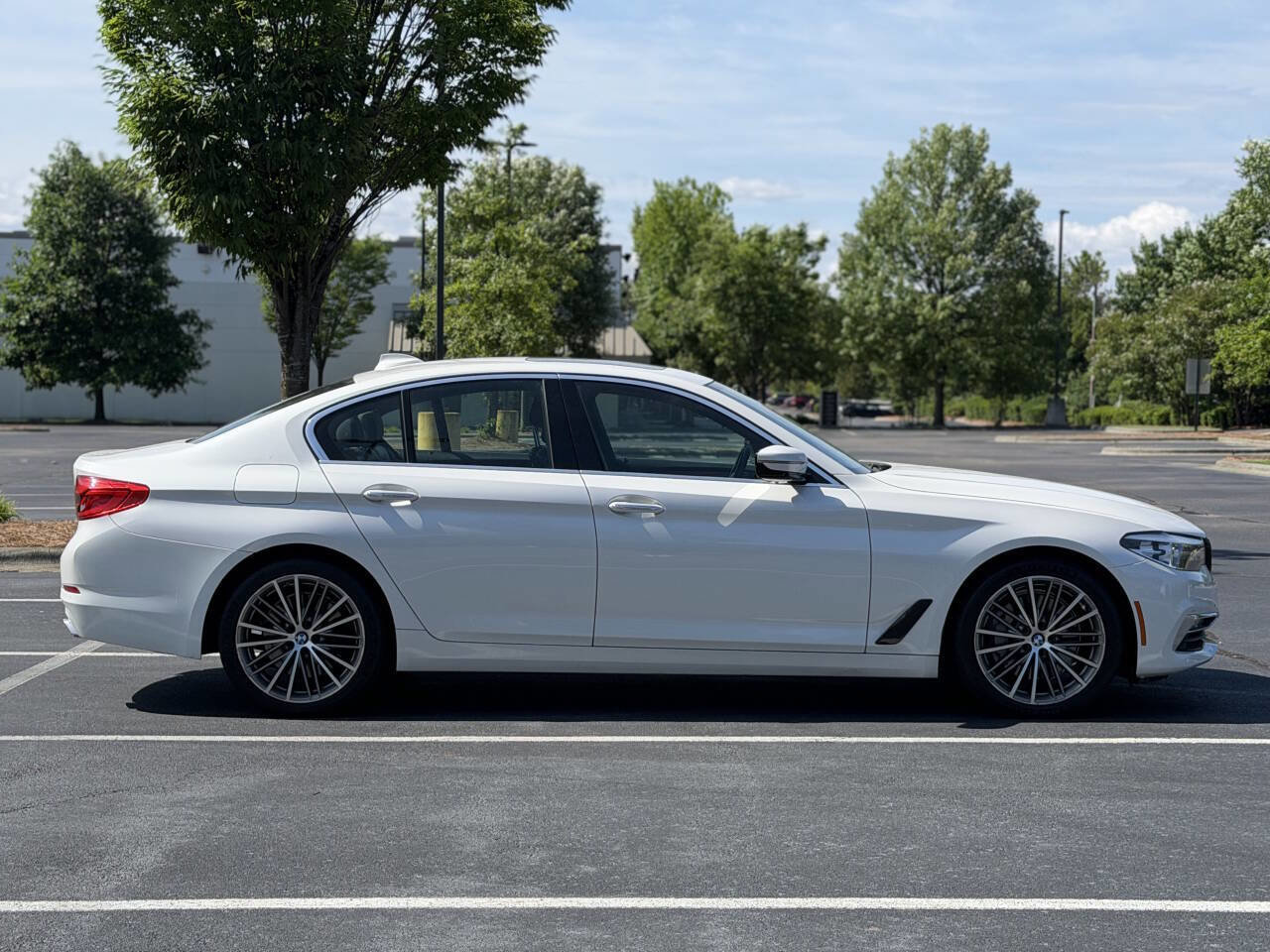 Used 2018 BMW 540i RWD image 8
