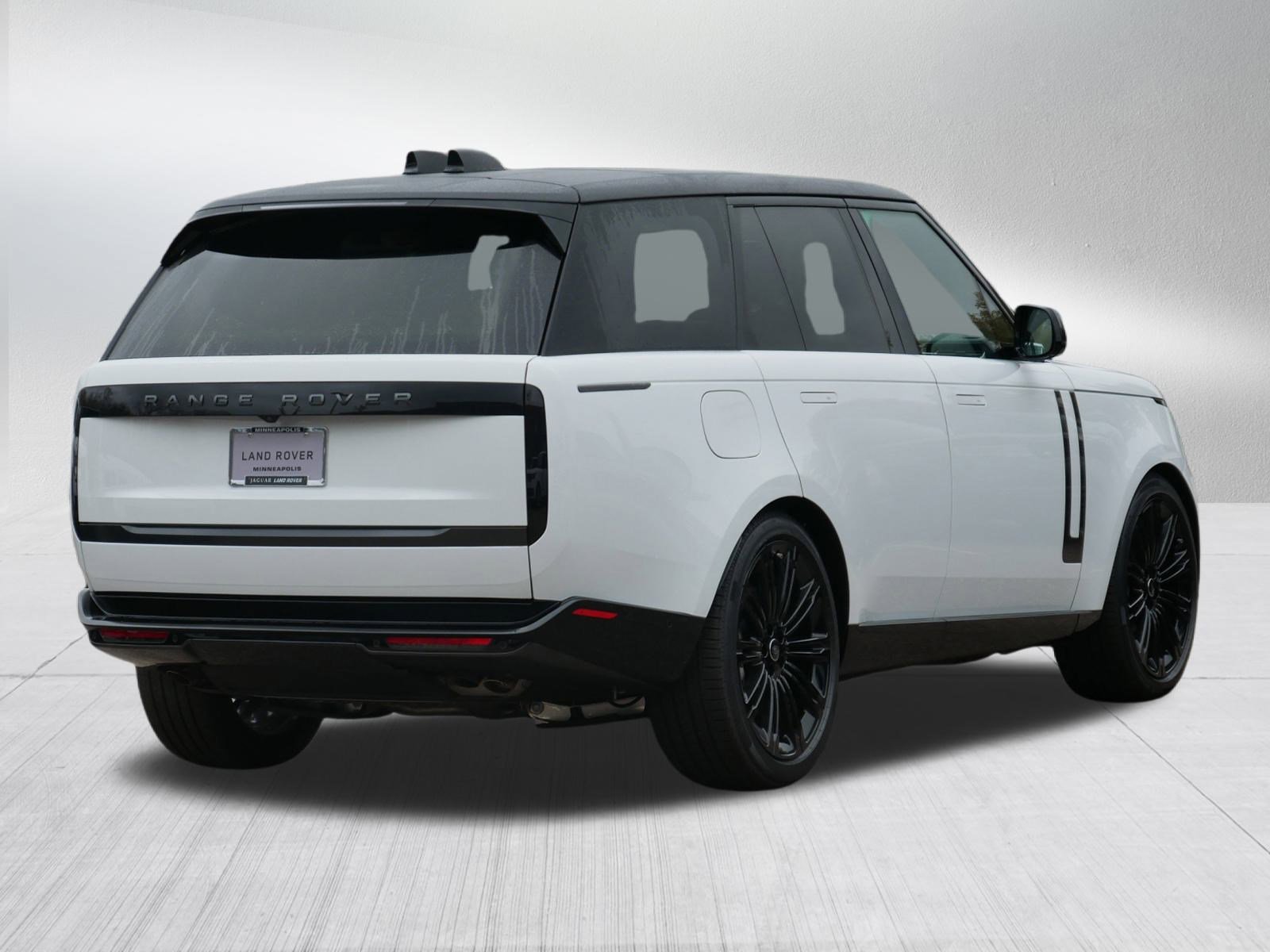 New 2025 Land Rover Range Rover SE image 2