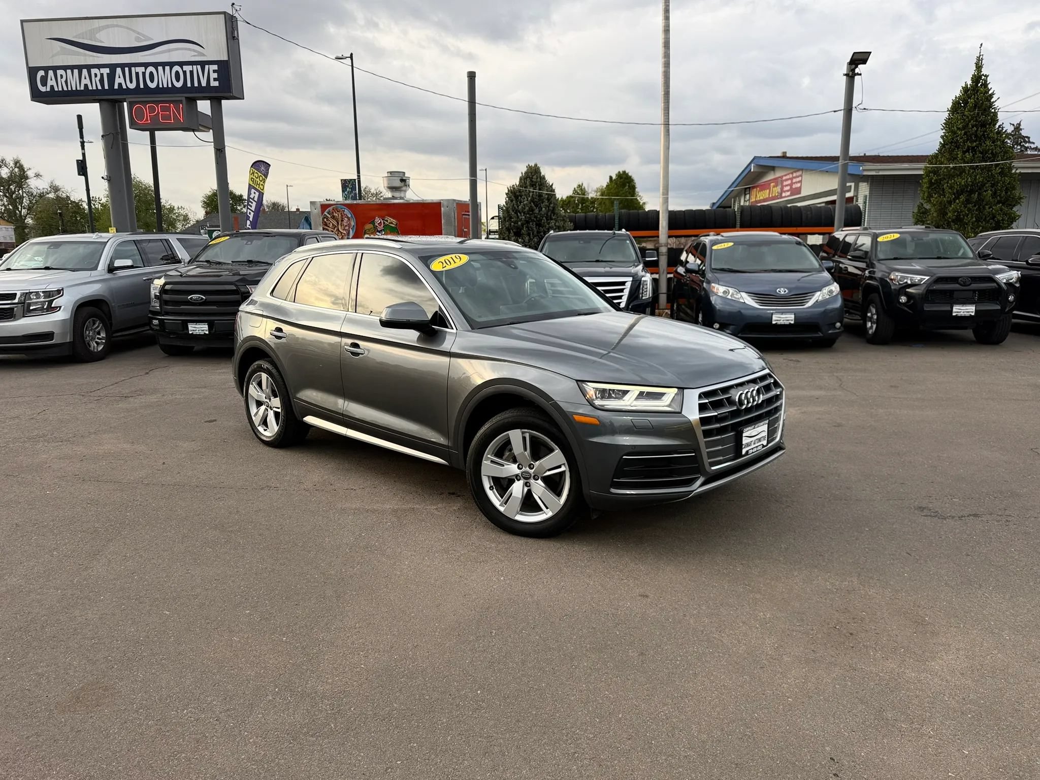 Used 2019 Audi Q5 2.0T Premium Plus w/ Premium Plus Package AWD/4WD image 2