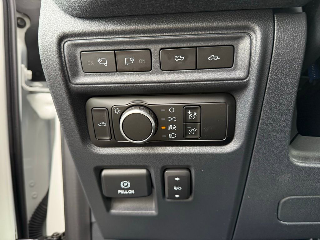 Used 2023 Ford F150 Lightning Lariat image 14