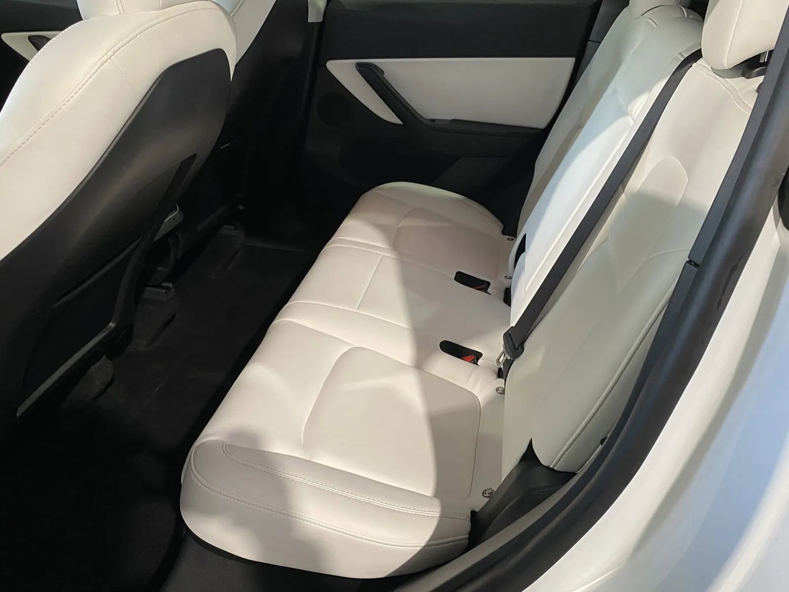 Used 2022 Tesla Model Y Performance image 9