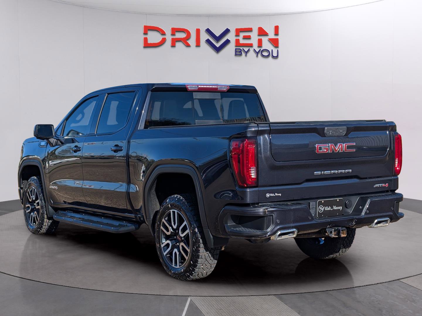 Used 2023 GMC Sierra 1500 AT4 w/ AT4 Premium Package AWD/4WD image 3