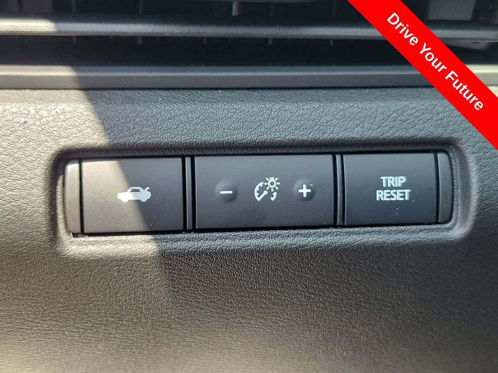Used 2025 Nissan Altima 2.5 SR AWD/4WD image 16