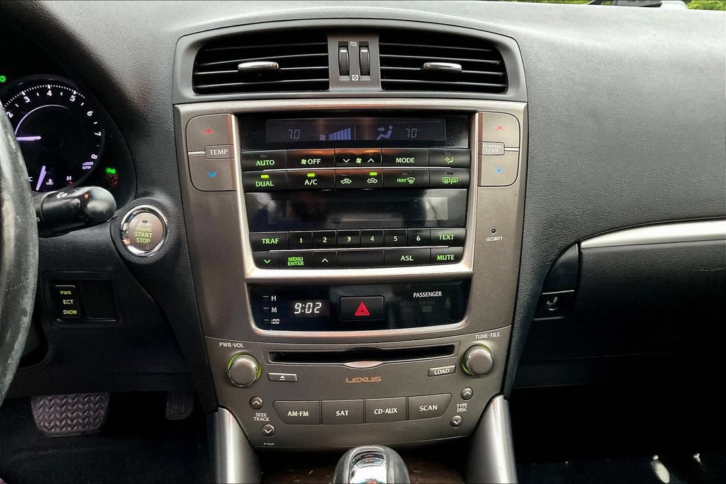 Used 2013 Lexus IS 250C w/ Luxury Pkg RWD image 19
