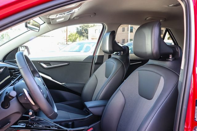 Used 2025 Kia Niro EX FWD image 18