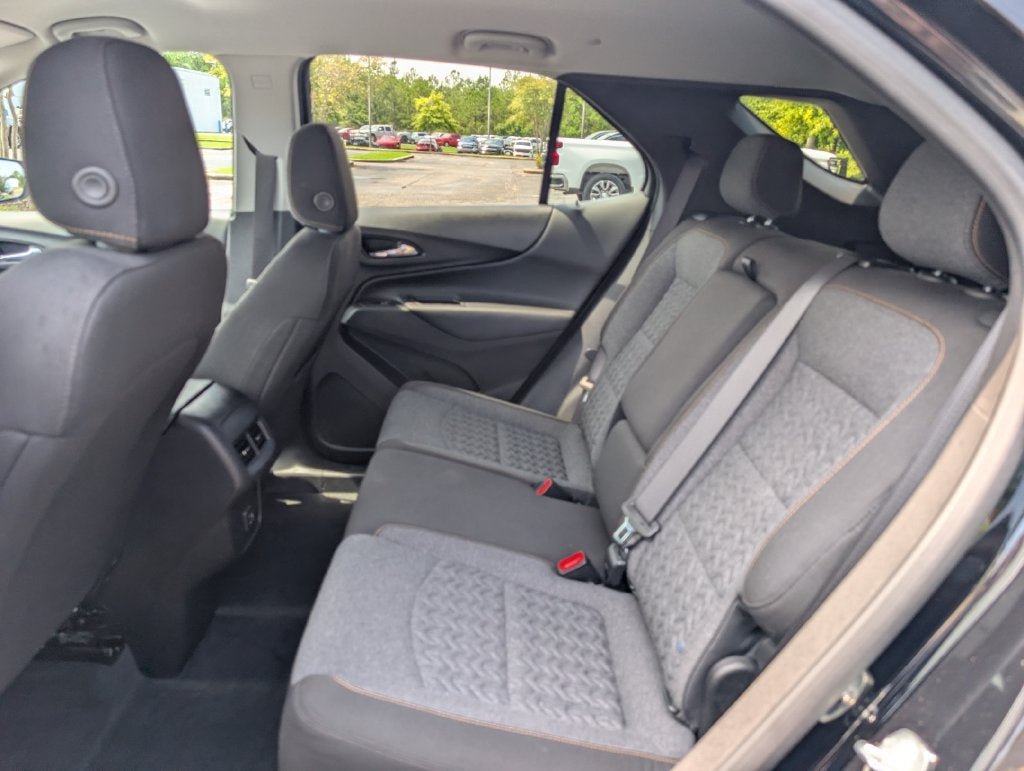 Used 2023 Chevrolet Equinox LT FWD image 34