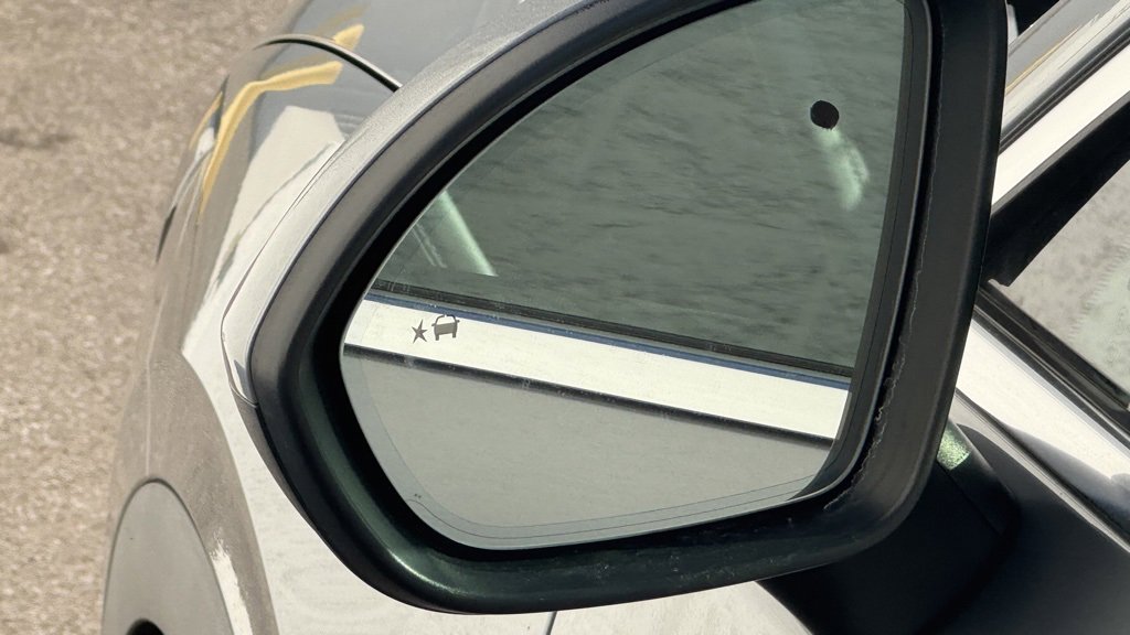 Used 2023 Buick Envision Essence image 20