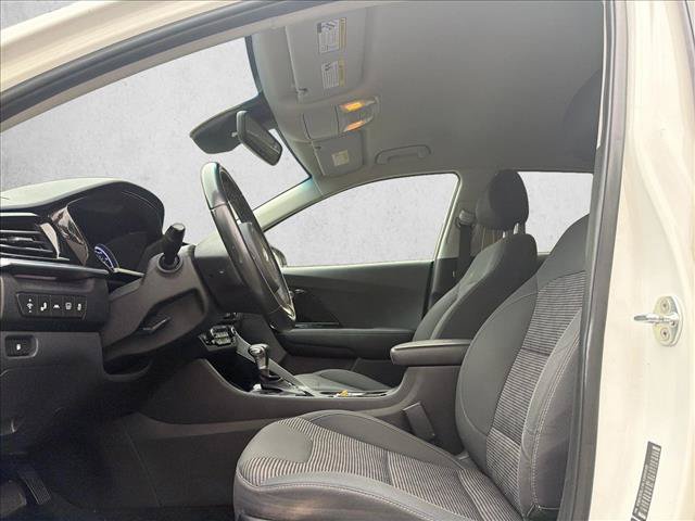 Used 2020 Kia Niro LXS FWD image 12