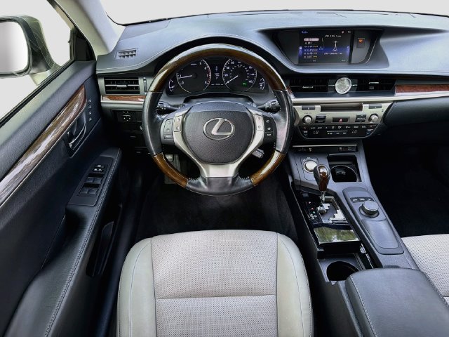 Used 2015 Lexus ES 350 w/ Premium Package FWD image 16