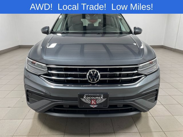 Used 2024 Volkswagen Tiguan SE w/ Panoramic Sunroof Package AWD/4WD image 2
